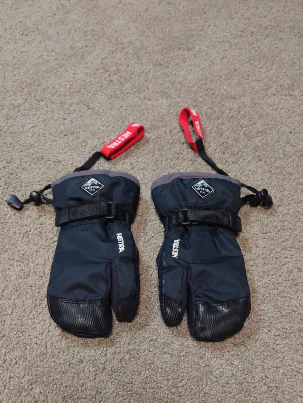 Hestra Kids 3 Finger Mittens Size 4